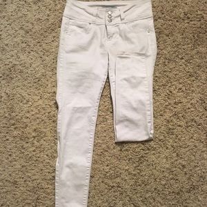 White high waisted jeans- fashion nova